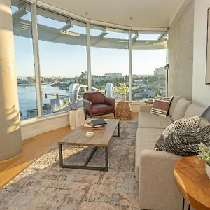 Janion Sky By Iris Properties! Victoria